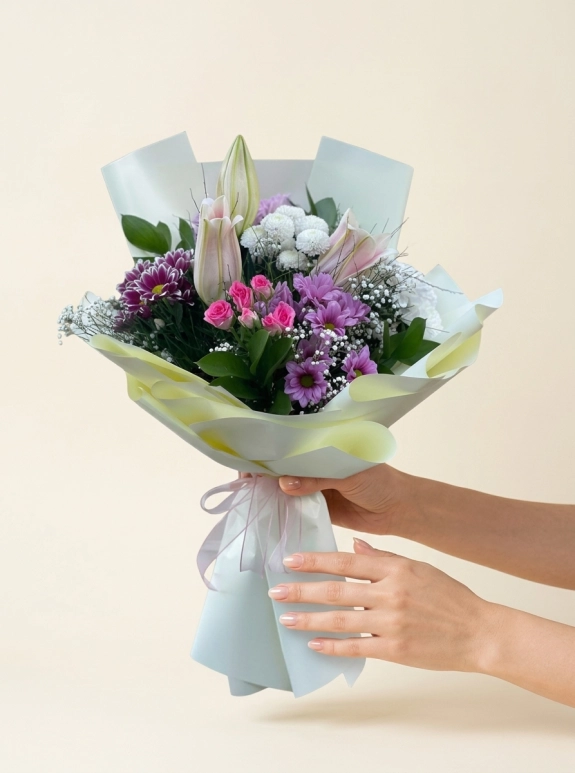 Pembe Lilyum Ve Karışık Krizantem Çiçek Buketi